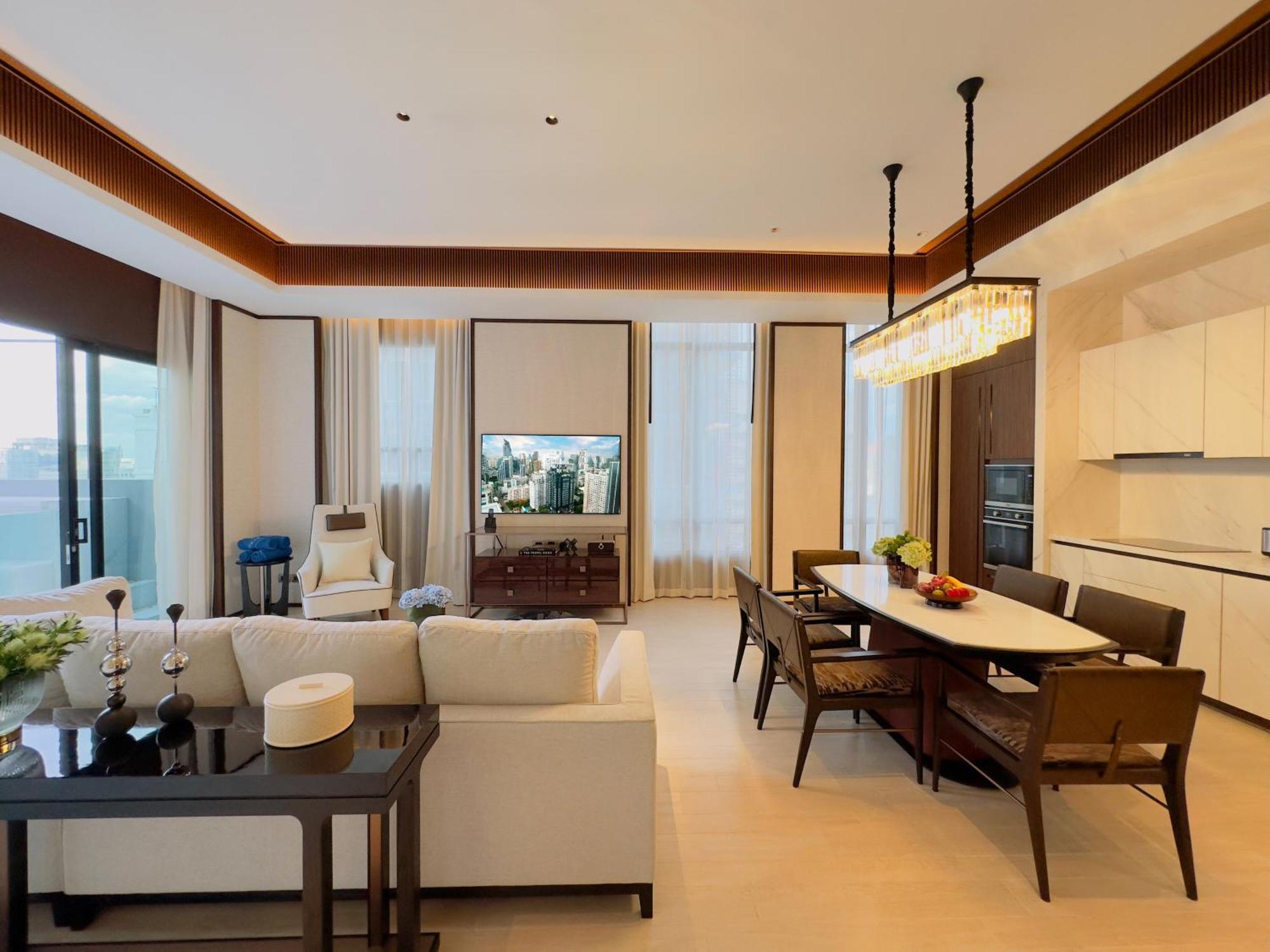 Silq Hotel & Residence, Managed By The Ascott Limited Μπανγκόκ Δωμάτιο φωτογραφία A living room in a condominium